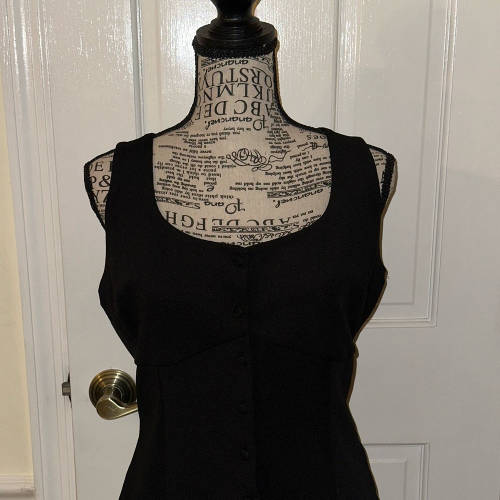 Chic Black Button-Front Tank Top Size L